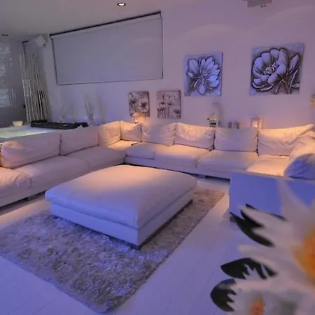 White Elegance *
