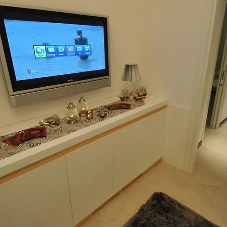 White Elegance * Gallipoli